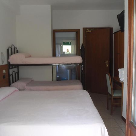 Hotel Ferrara San Benedetto del Tronto Chambre photo