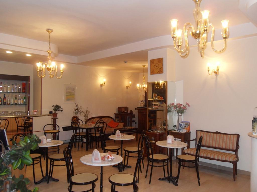 Hotel Ferrara San Benedetto del Tronto Extérieur photo