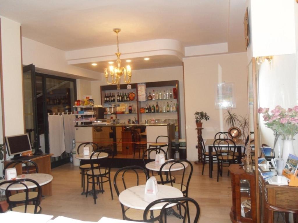 Hotel Ferrara San Benedetto del Tronto Extérieur photo